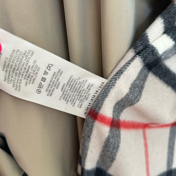 Men’s Burberry trench with removable insert. Size 54R. Good condition - Picture 6 of 7